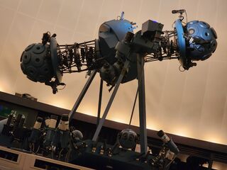 プラネタリウム投影機は何度見てもカッコイイ